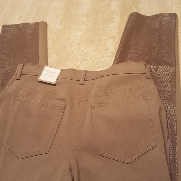 NWTO Chico's the ultimate fit front animal print - Picture 4 of 4